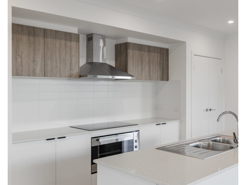 12 Wattle Grove, Harristown QLD 4350