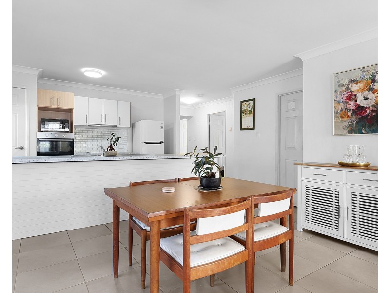 3/2 Swallow Court, Newtown QLD 4350