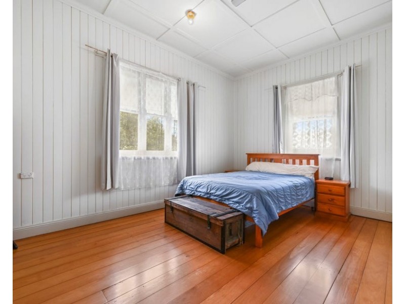 9 Helen Street, Newtown QLD 4350