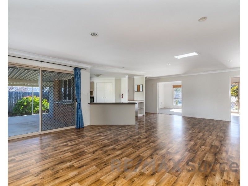 26 Sunset Drive, Glenvale QLD 4350