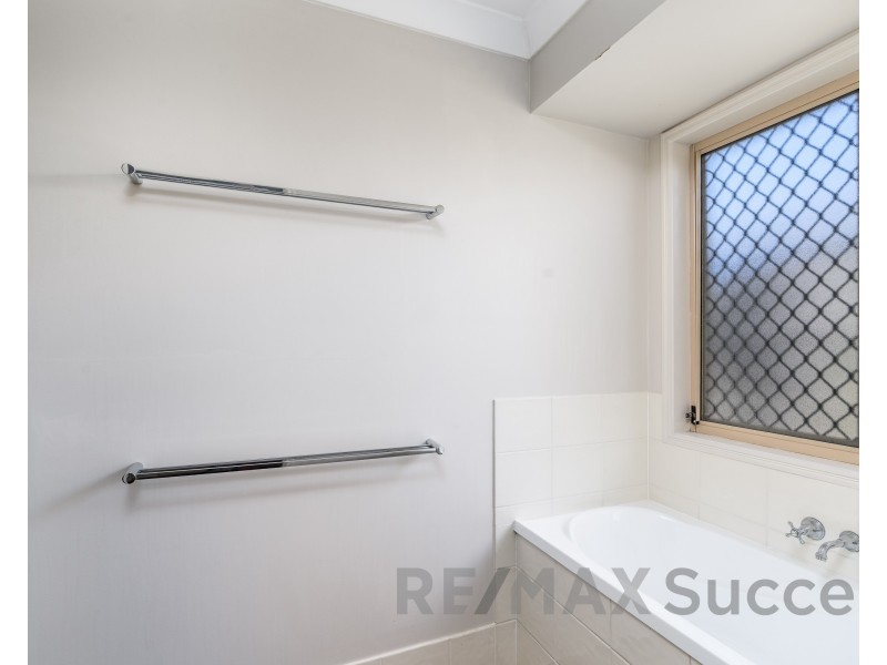 26 Sunset Drive, Glenvale QLD 4350