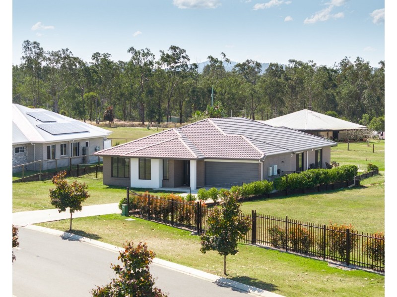 76 Parkridge Drive, Withcott QLD 4352