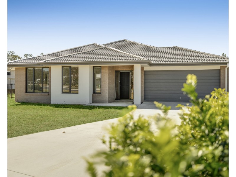 76 Parkridge Drive, Withcott QLD 4352