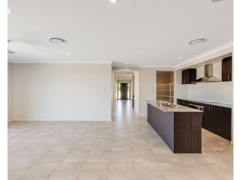 76 Parkridge Drive, Withcott QLD 4352