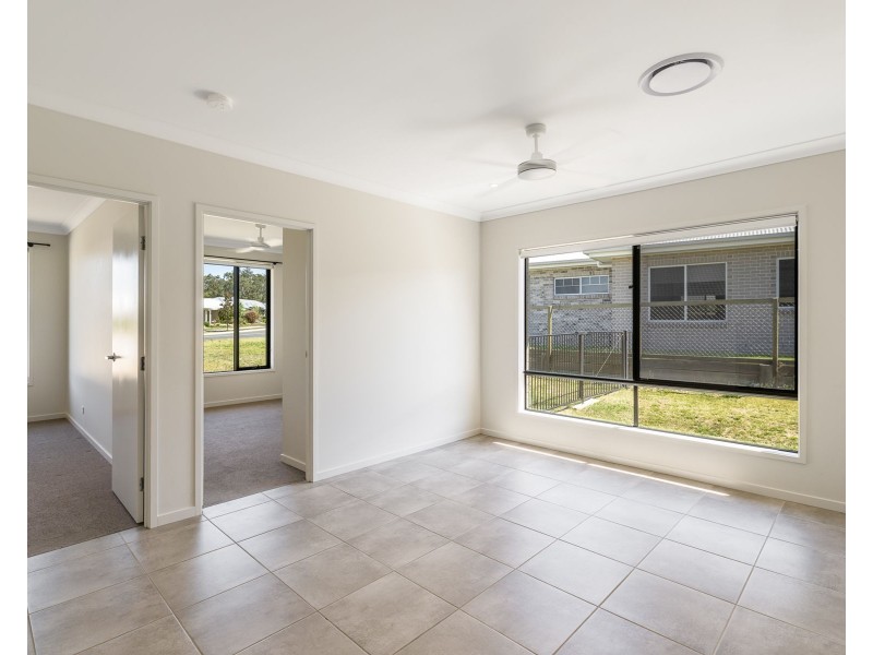 76 Parkridge Drive, Withcott QLD 4352