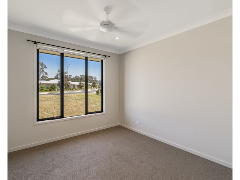 76 Parkridge Drive, Withcott QLD 4352