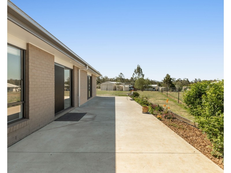 76 Parkridge Drive, Withcott QLD 4352