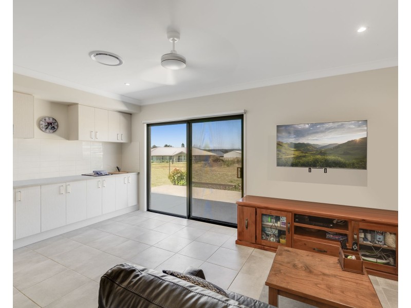 76 Parkridge Drive, Withcott QLD 4352