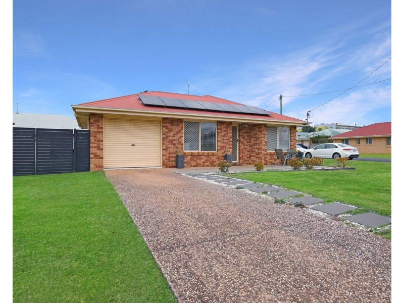 6 Fay Court, Kearneys Spring QLD 4350