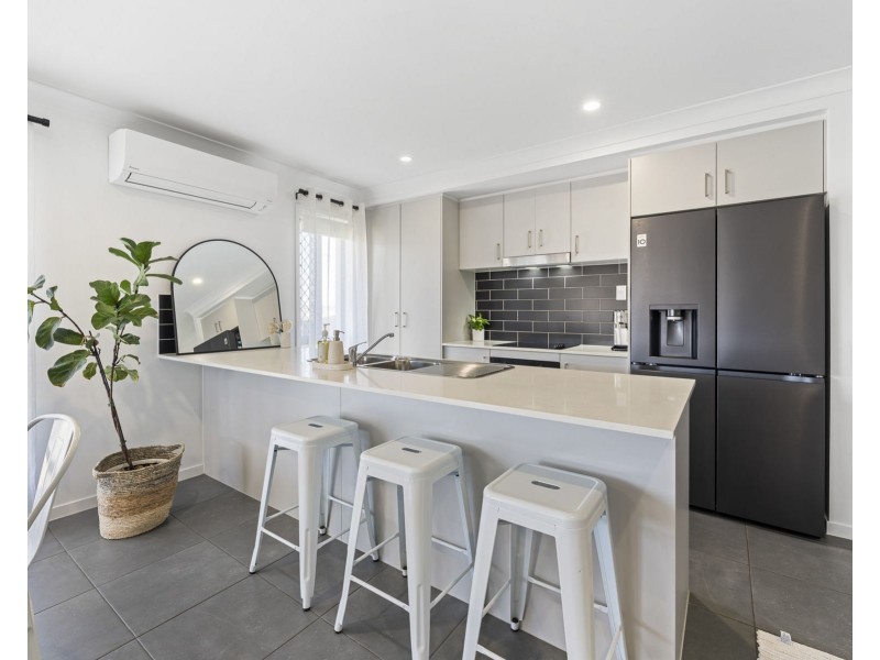 1 Whitewood Way, Cotswold Hills QLD 4350