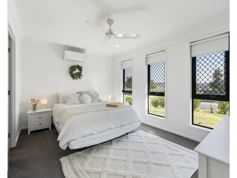 1 Whitewood Way, Cotswold Hills QLD 4350