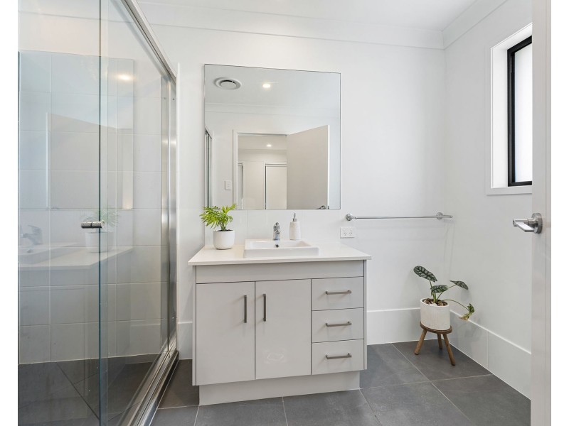 1 Whitewood Way, Cotswold Hills QLD 4350