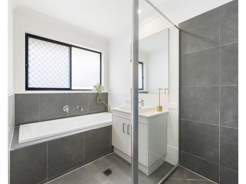 1 Whitewood Way, Cotswold Hills QLD 4350