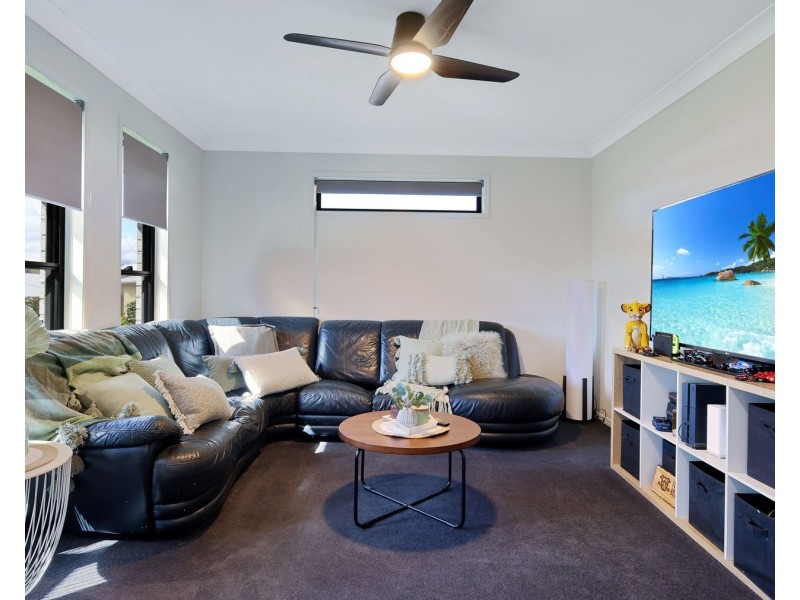 1 Vanessa Crescent, Cotswold Hills QLD 4350