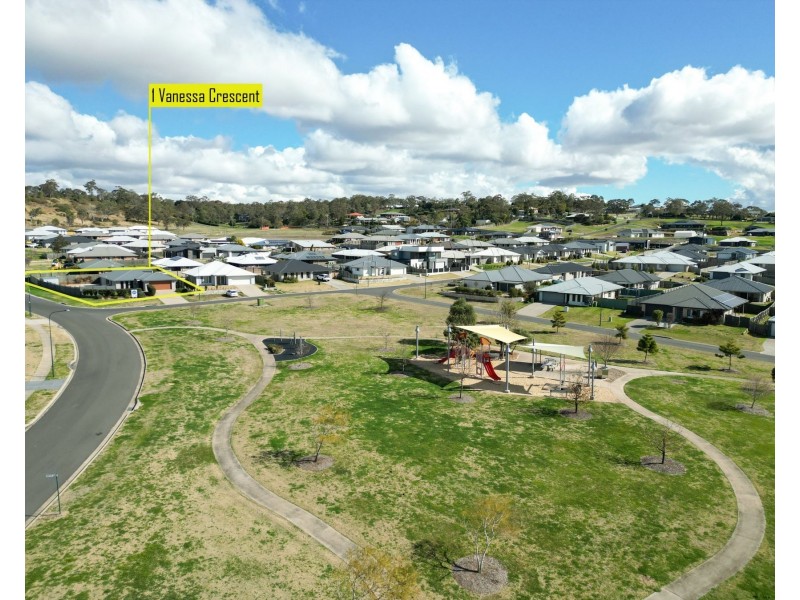 1 Vanessa Crescent, Cotswold Hills QLD 4350