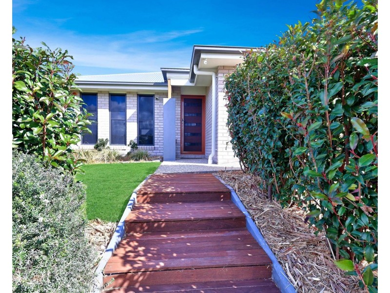 1 Vanessa Crescent, Cotswold Hills QLD 4350