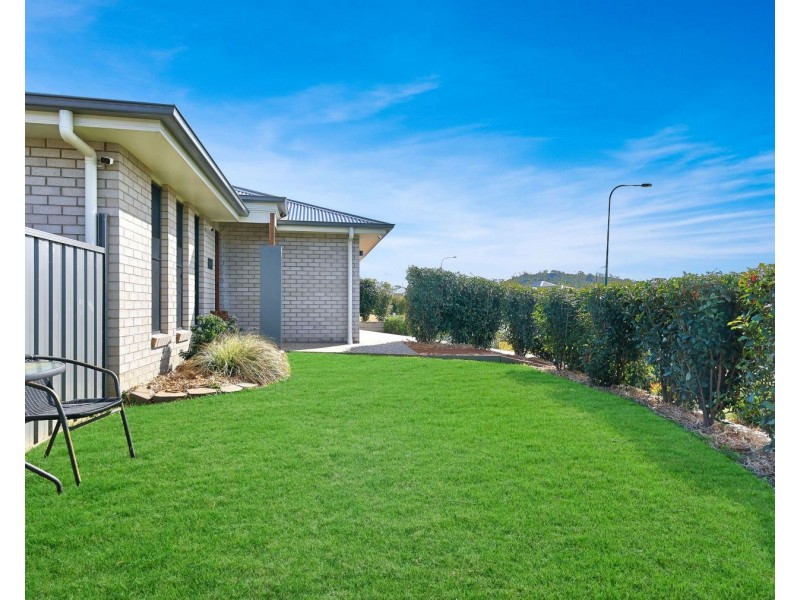 1 Vanessa Crescent, Cotswold Hills QLD 4350