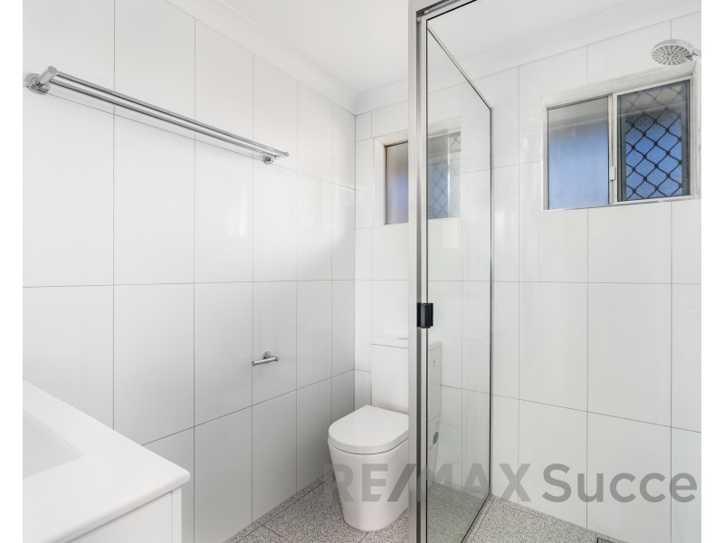 2/380 Hume Street, Centenary Heights QLD 4350