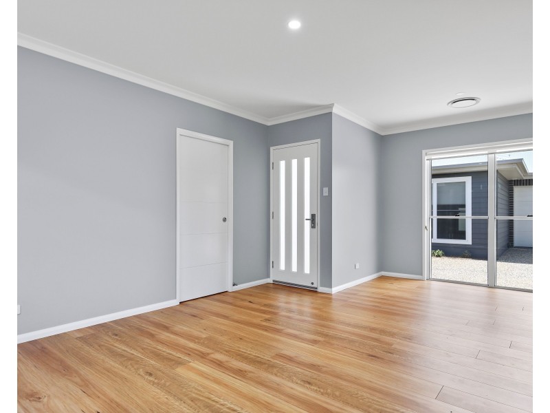 4/13 Janine Court, Kearneys Spring QLD 4350