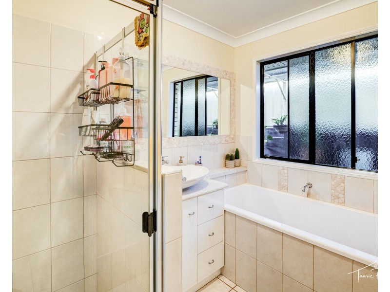 27 Rogers Drive, Gatton QLD 4343