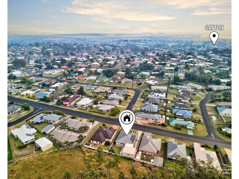 27 Rogers Drive, Gatton QLD 4343