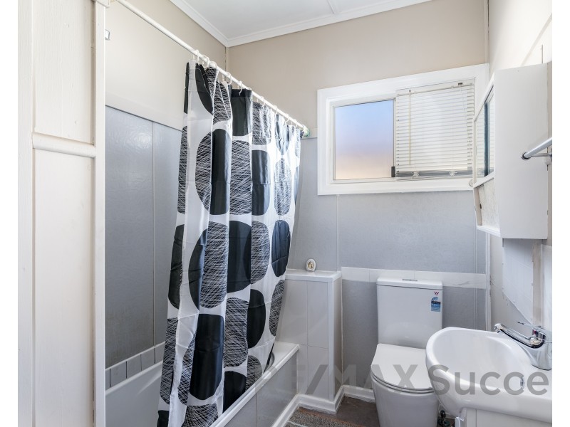 20 Stone Street, Wilsonton QLD 4350