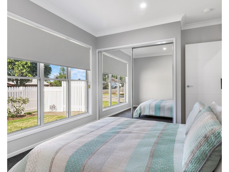 2/14 Heather Street, Kearneys Spring QLD 4350