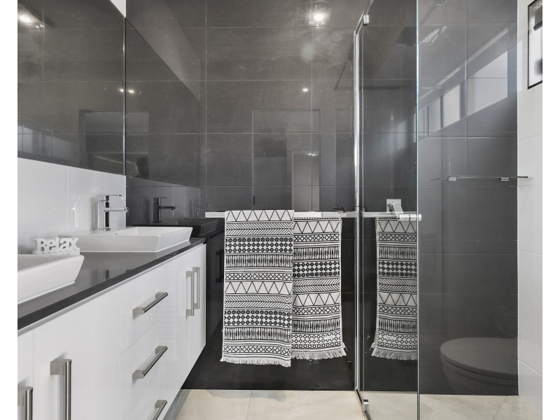 2/14 Heather Street, Kearneys Spring QLD 4350