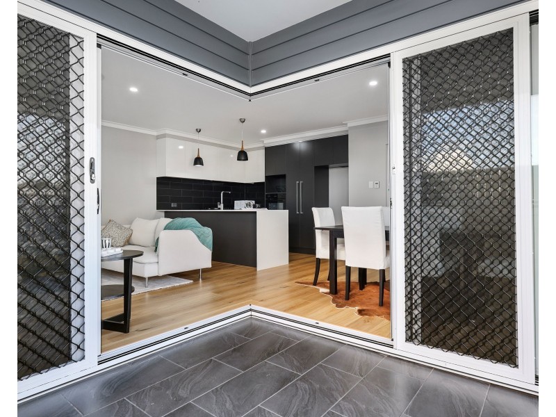 2/14 Heather Street, Kearneys Spring QLD 4350