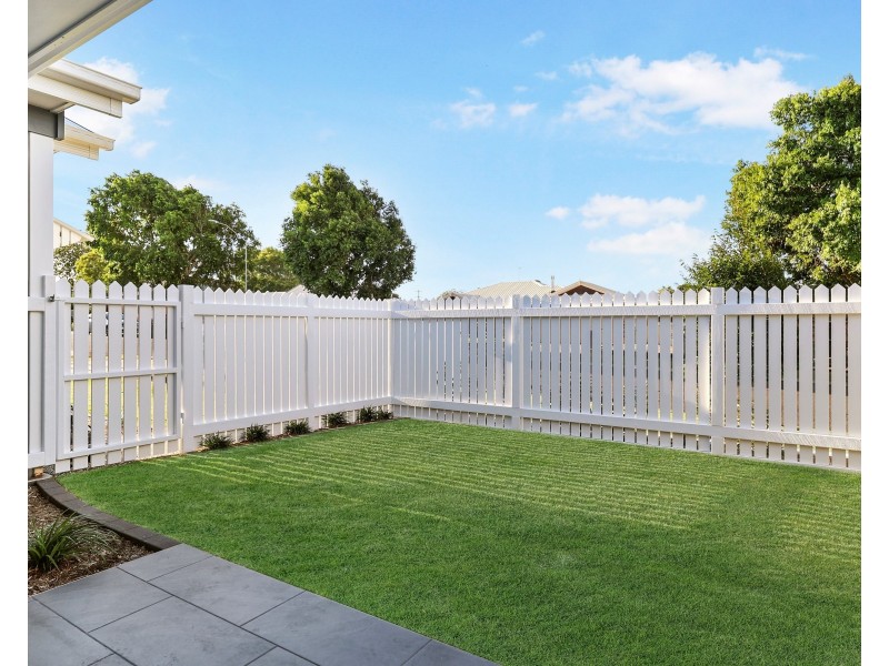 2/14 Heather Street, Kearneys Spring QLD 4350