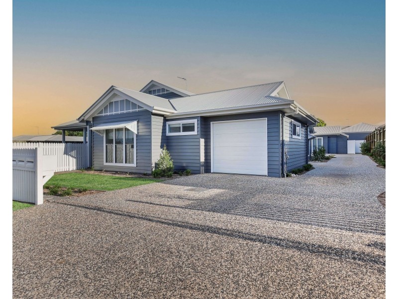 2/14 Heather Street, Kearneys Spring QLD 4350