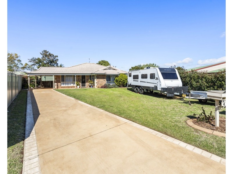 4 Eureka Court, Glenvale QLD 4350