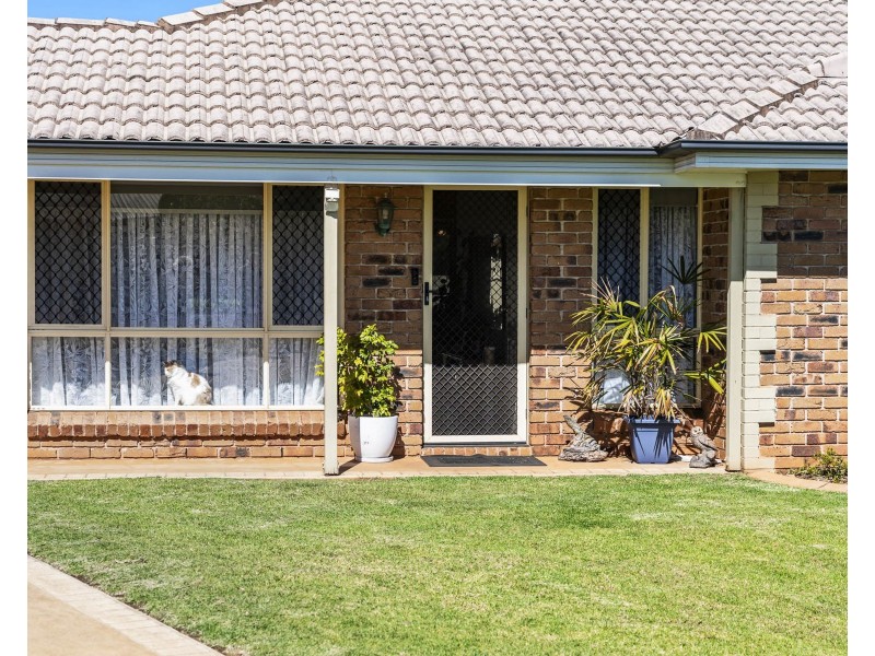 4 Eureka Court, Glenvale QLD 4350