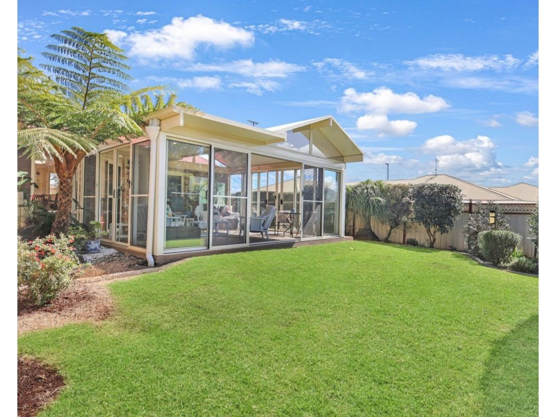 17 Pillar Street, Middle Ridge QLD 4350