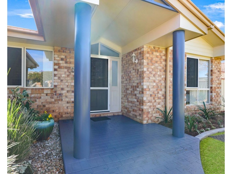 17 Pillar Street, Middle Ridge QLD 4350