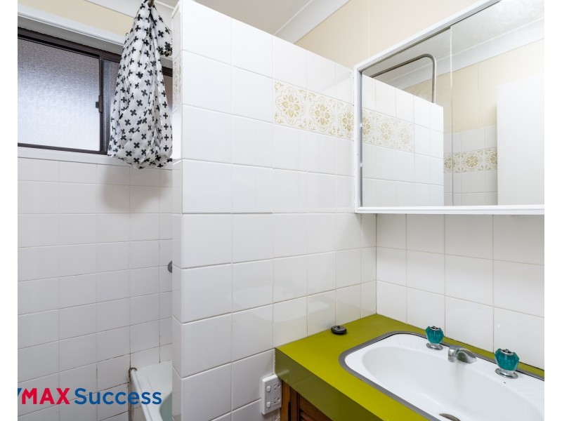 2/56 North Street, Mount Lofty QLD 4350