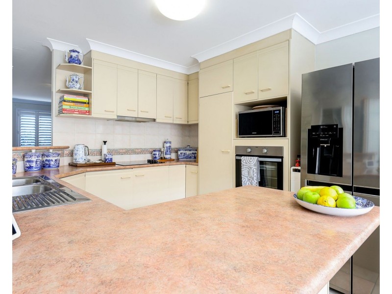 2/23 Lendrum Street, Newtown QLD 4350