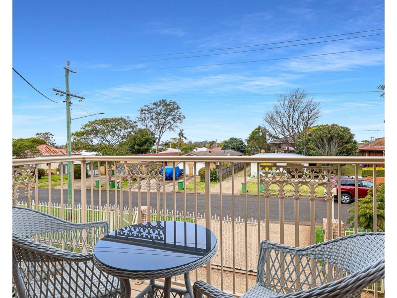 2/23 Lendrum Street, Newtown QLD 4350