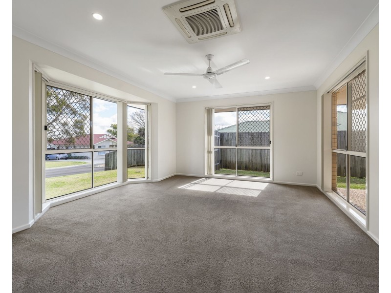 21 Ravenscourt Street, Centenary Heights QLD 4350
