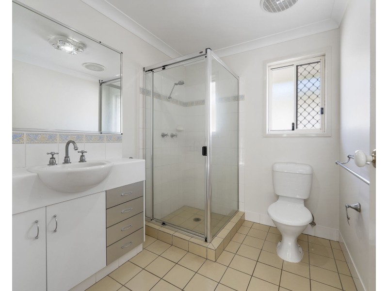 21 Ravenscourt Street, Centenary Heights QLD 4350
