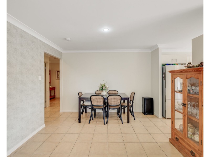 2/86A Hogg Street, Rockville QLD 4350