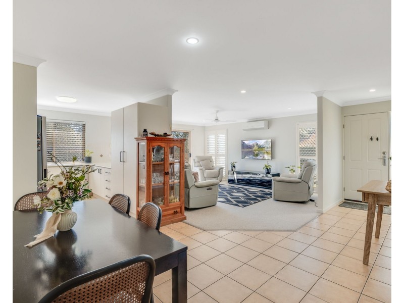 2/86A Hogg Street, Rockville QLD 4350