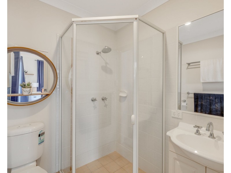 2/86A Hogg Street, Rockville QLD 4350