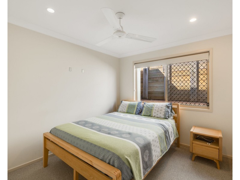 2/86A Hogg Street, Rockville QLD 4350