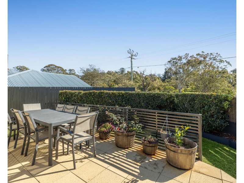 2/86A Hogg Street, Rockville QLD 4350