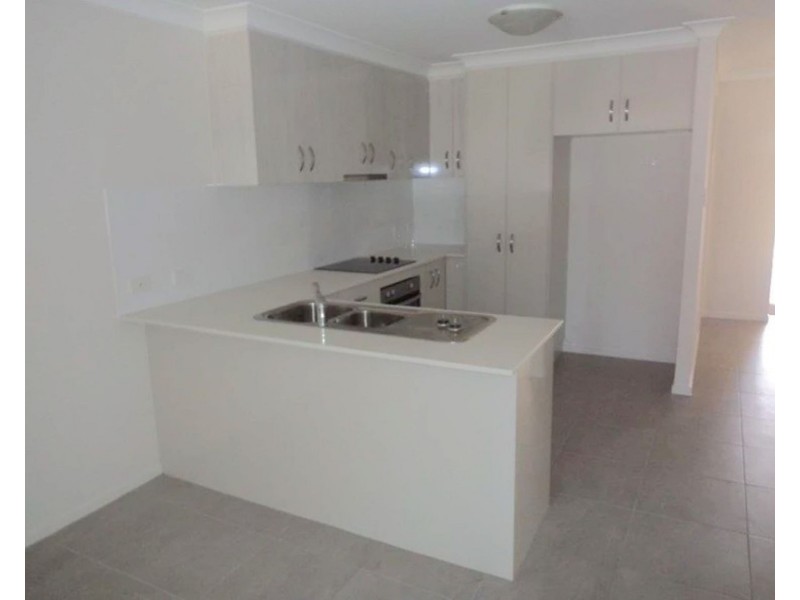 6 Reserve Road, Cranley QLD 4350