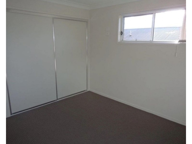 6 Reserve Road, Cranley QLD 4350