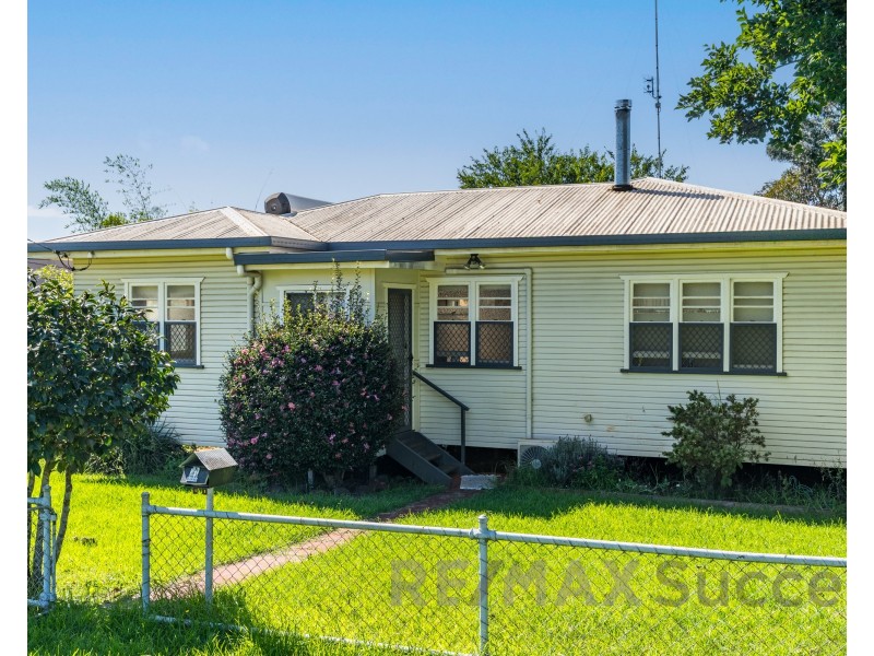4 Short Street, South Toowoomba QLD 4350