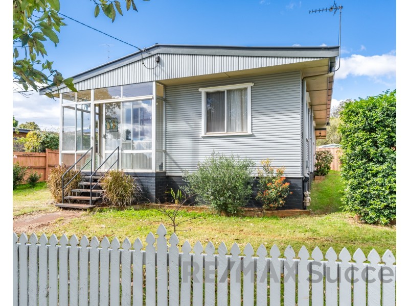 208 Mackenzie Street, Rangeville QLD 4350