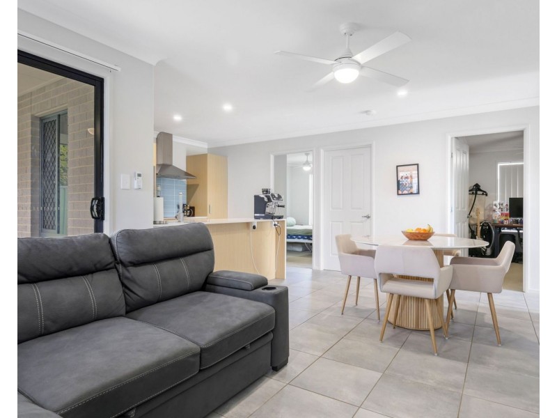 4 Violet Street, Harristown QLD 4350